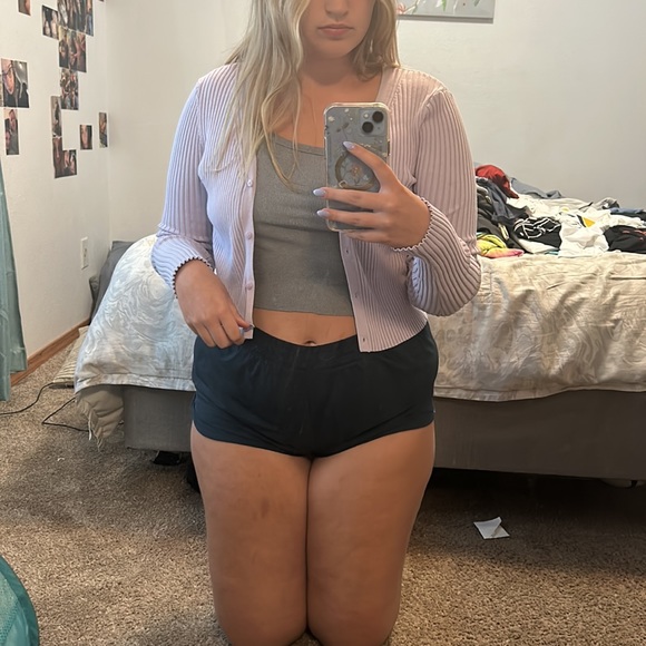 Light purple button up long cleave sweater/ cardigan size medium - Picture 5 of 5